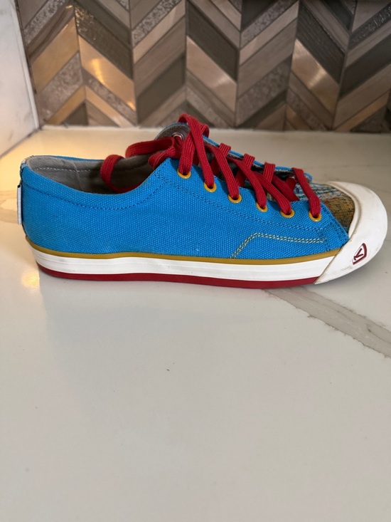 Keen Shoes - Keen Low-Top Sneakers in Bright Blue with Red Laces